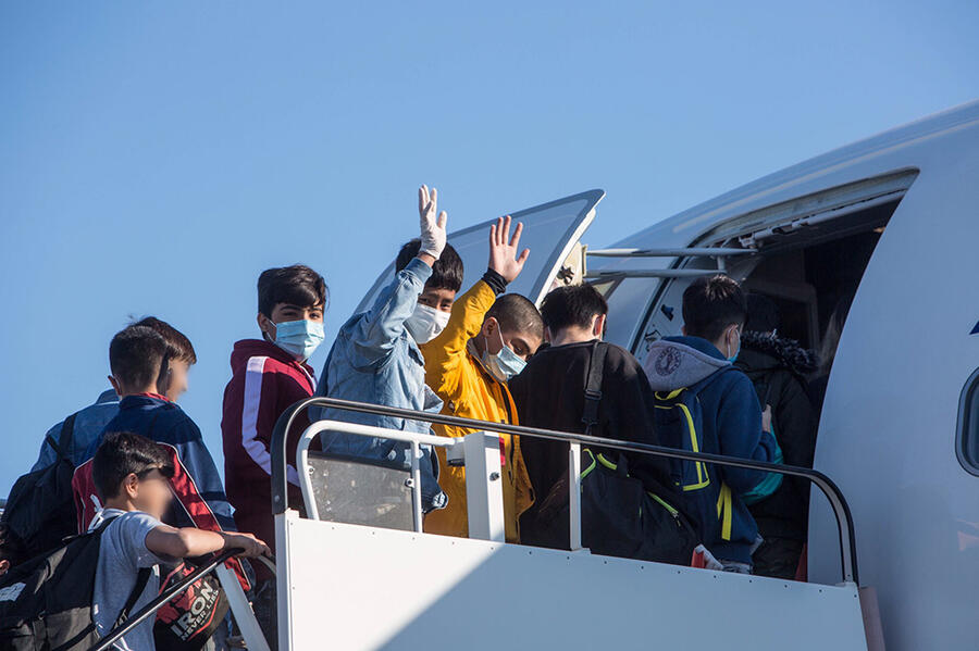 Image for EASO facilitating relocation of Unaccompanied Minors from Greece
