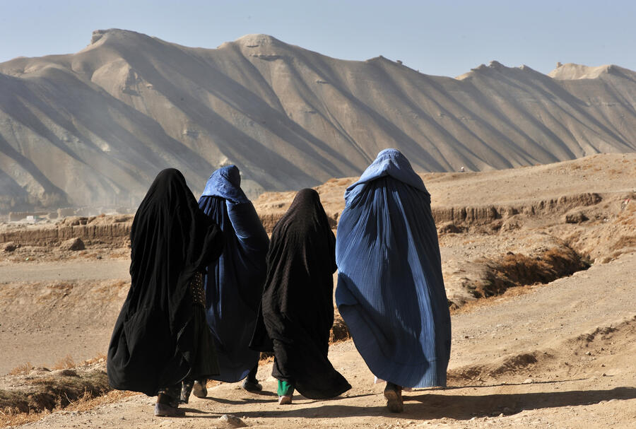 Afghanistan: Taliban restrictions on women and girls amount to persecution